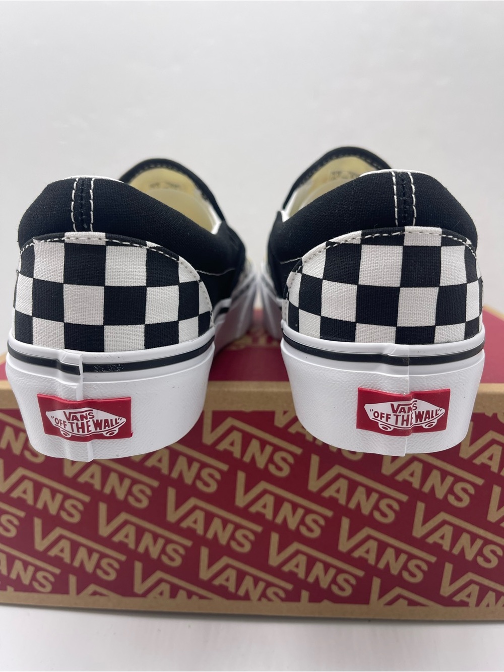 Vans Classic Slip-On Platform FLORAL CHECKERBOARD BLACK/WHY
VN000EA9BA2 Sneakers - Picture 13 of 16